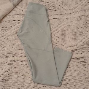 Outdoor Voices | 3/4 Warmup Leggings